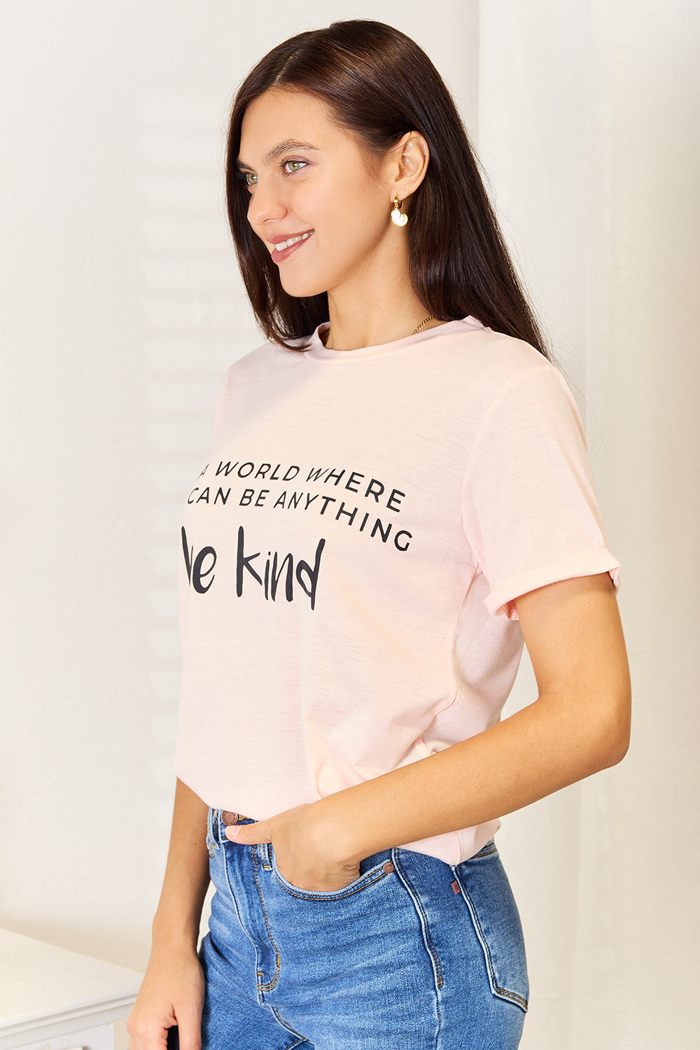 Be Kind Graphic Cuffed T-Shirt